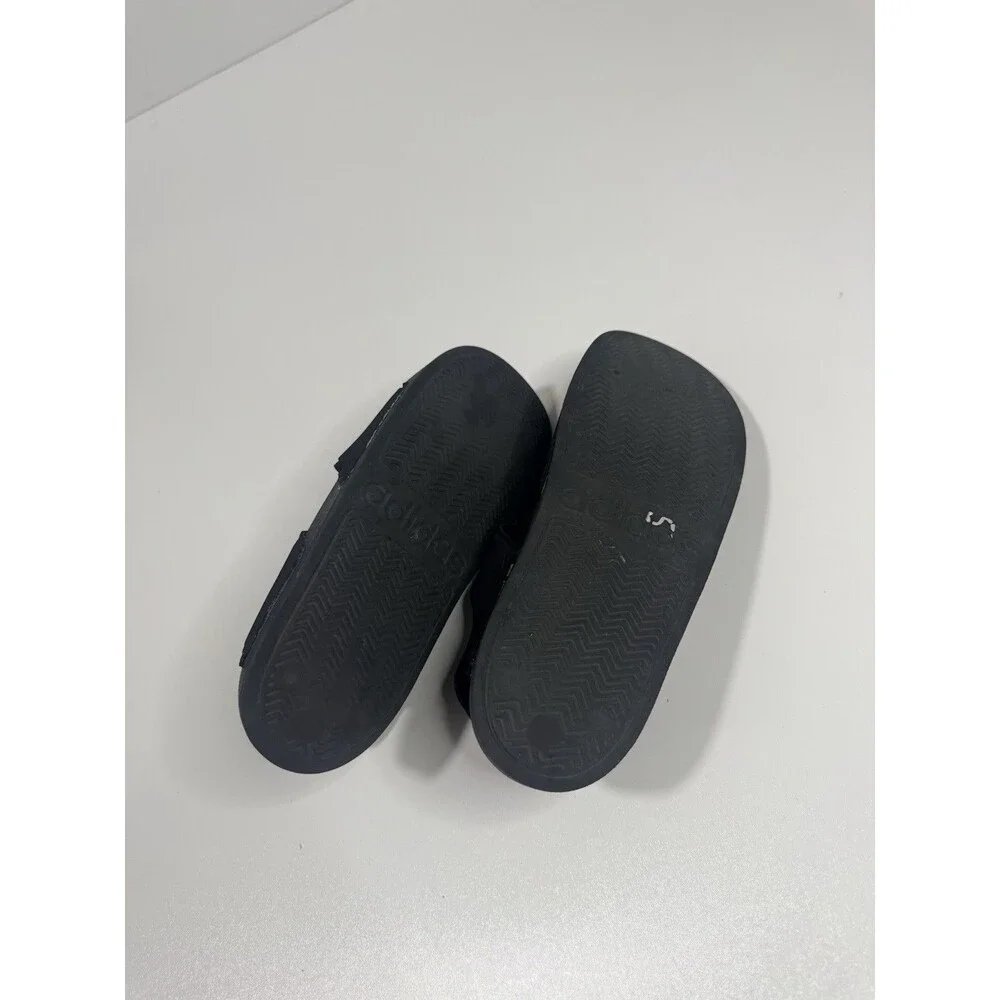 adidas unisex casual